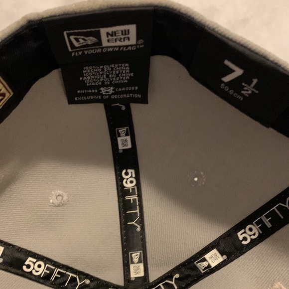 Los Angeles Lakers Fitted Cap - Picture 5 of 6